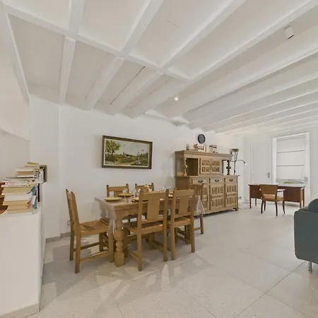 Le Port Et Les Plages A Pied Pour 6 Personnes Nyaraló