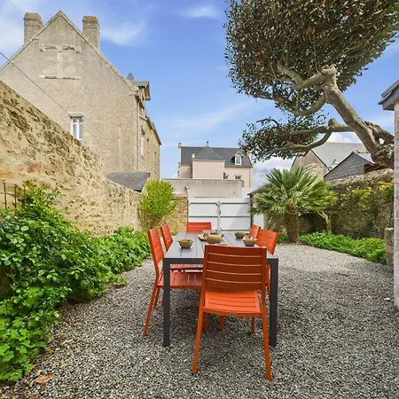 Le Port Et Les Plages A Pied Pour 6 Personnes Nyaraló *